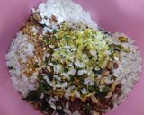 कुरकुरीत पातळ पोह्यांचा चिवडा (patal pohyana chivda recipe in marathi) रेसिपी स्टेप 4 फोटो 