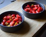 Une image de l'étape 4 de Crumble fraises rhubarbe.