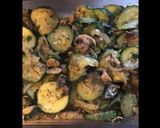Une image de l'étape 4 de Crumble courgettes champignons oignons en croûte de parmesan aux amandes.