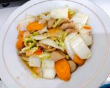Foto langkah ke 3 dari resep Tumis sawi putih,sosis,wortel.