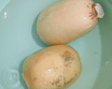 A picture of step 1 of Lotus root peanut soup.
