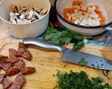 Bakonyi gombaleves kolbásszal recept fázis 2 fotója