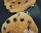 Áfonyás zabpalacsinta 🫐🥞 recept fázis 3 fotója