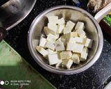 A picture of step 1 of Methi malai paneer.