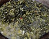 Foto langkah ke 5 dari resep Tumis pedas daun singkong.