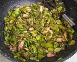 Foto langkah ke 3 dari resep Sambal Cumi Pete Cabe Ijo.