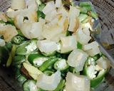 Foto langkah ke 2 dari resep Kikil Buncis Tumis Cabe Ijo.