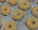 Foto langkah ke 3 dari resep Donat Coklat Keju empuk banget.