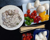 Foto del paso 2 de la receta: Brochetas de pollo al limón