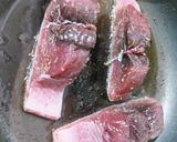 Foto langkah ke 2 dari resep Tuna steak with Italian herbs.