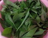 Foto langkah ke 1 dari resep Sayur Daun Singkong.