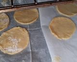 Foto del passaggio 5 della ricetta Lasagnetta di frappe al parmigiano con carciofi e gamberi