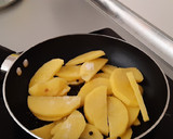 Foto del paso 1 de la receta: Almuerzo rápido, light, saludable, menestra, papas y huevo