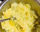 Foto langkah ke 1 dari resep Potato cheese stik simple.