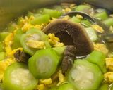 Foto langkah ke 3 dari resep Sayur gambas kikil sumsum telur.