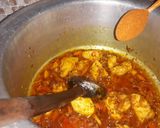 A picture of step 5 of Chicken daal.