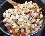 Une image de l'étape 15 de Soupe de carottes, panais et navets au lard.