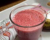 A picture of step 2 of Detox Smoothie.