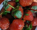 Foto langkah ke 1 dari resep 🍓Korean Strawberry Milk.