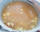 Tejfölös krumplifőzelék sült hússal recept fázis 1 fotója
