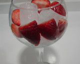 Foto del paso 3 de la receta: Gin tonic afrodisiaco