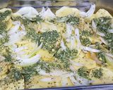 Foto del paso 2 de la receta Salchichas frescas con Patatas al horno!😋🥔🍴