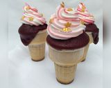 A picture of step 11 of Ice cream cone red velvet cake.