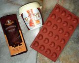 Une image de l'étape 2 de Chocolat coeur caramel 🍫☕.
