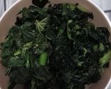 Foto langkah ke 1 dari resep Oseng Daun Pepaya dan Daun Singkong.
