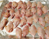 Foto del paso 3 de la receta: Alitas de pollo con barbacoa al horno