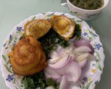 A picture of step 3 of Egg Bonda.