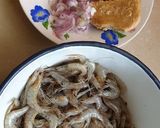 รูปขั้นตอนการทำที่ 1 ของ กุ้งคั่วหวาน