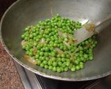 A picture of step 4 of Matar ki Ghugni.