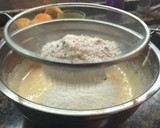 Foto del paso 3 de la receta: Súper budín de naranja y chispas de chocolate😋