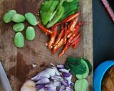 Foto langkah ke 1 dari resep Tumis Ikan Kembung Pete.