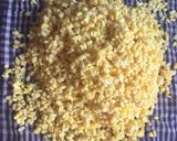A picture of step 2 of Moong dal namkeen.
