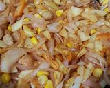 A picture of step 2 of Soupy macaroni and maggi masala.