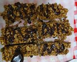 Foto langkah ke 4 dari resep Granola coffee Bars.