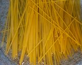 Gambar langkah 1 resipi Spaghetti Aglio Olio.