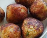 A picture of step 6 of Potato bombs.