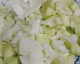 Foto del paso 1 de la receta: Ensalada de pepino, yogurt y manzana. (Tzatziki)