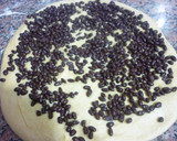 Foto del paso 5 de la receta: Pan dulce navideño con maní con chocolate