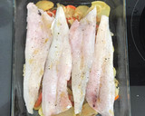 Foto del paso 3 de la receta: Merluza al horno con patatas