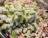 Une image de l'étape 5 de Taboulé de perles, radis, pomme, menthe & feta.