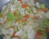 Foto langkah ke 1 dari resep Tumis Kubis Jarwo Base (Kubis, jagung wortel & baso seafood).