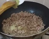 A picture of step 2 of Qeema Piyaz.