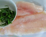Foto langkah ke 1 dari resep Tim Ikan Dori ala HongKong (ide MPASI 1Y+).
