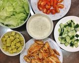 Hình bước làm 1 của món Salad ức gà áp chảo