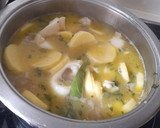 Foto del paso 4 de la receta: Sepia con patatas en salsa verde