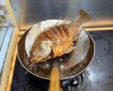 Foto langkah ke 3 dari resep Ikan Nila Sambel Embe.